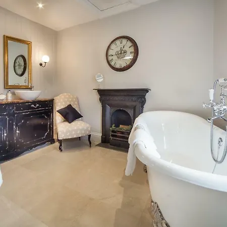 特拉多克乡村别墅 *